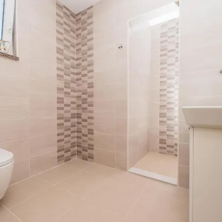 Gorgeous Home In Debeljak With Wifi * Debeljak