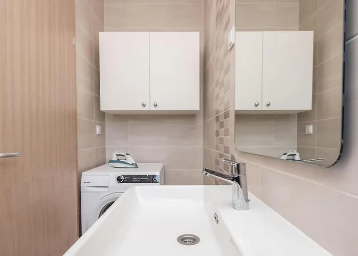 Dom wakacyjny Gorgeous Home In Debeljak With Wifi *