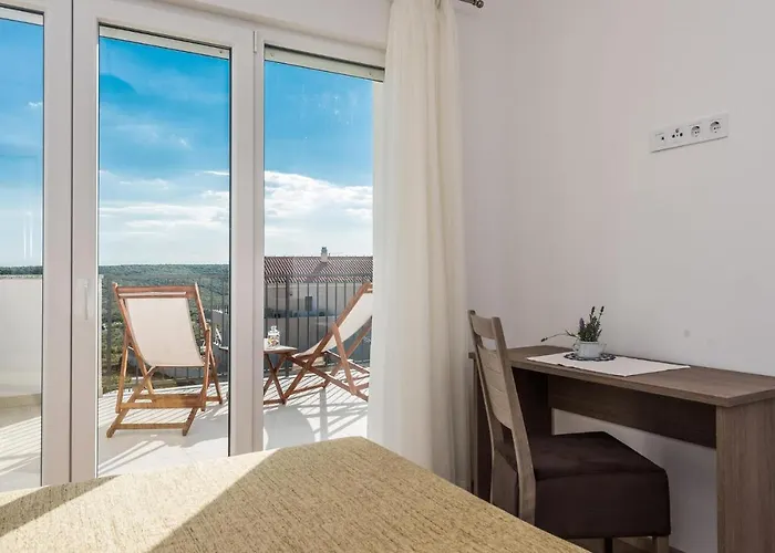 Gorgeous Home In Debeljak With Wifi Debeljak