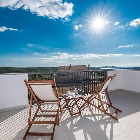 Ferienhaus Gorgeous Home In Debeljak With Wifi *