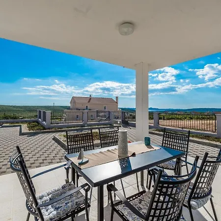 Gorgeous Home In Debeljak With Wifi * Debeljak