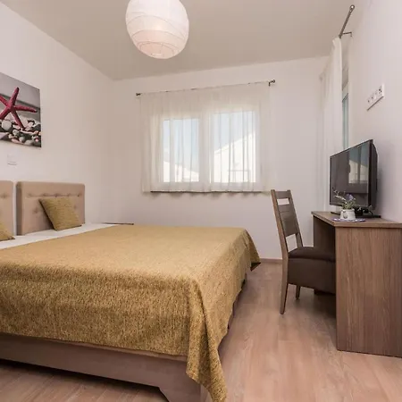 Gorgeous Home In Debeljak With Wifi