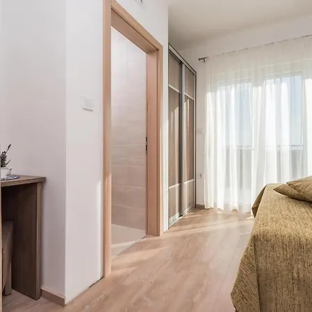 Prázdninový dům Cozy Home In Debeljak