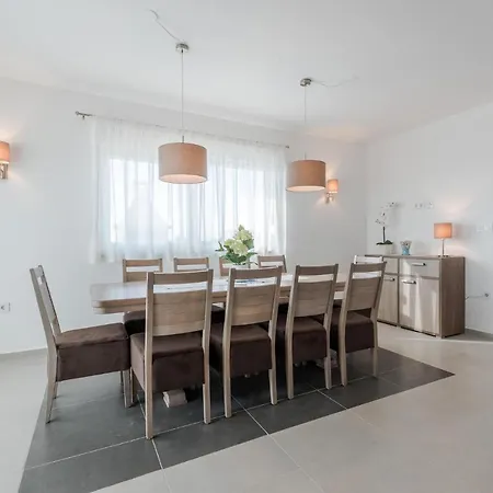 Cozy Home In Debeljak Prázdninový dům