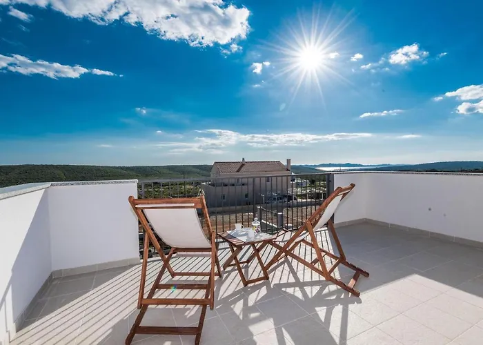 Ferienhaus Gorgeous Home In Debeljak With Wifi *