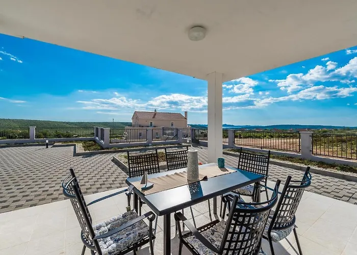 Gorgeous Home In Debeljak With Wifi * Debeljak