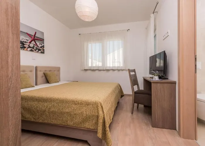 Gorgeous Home In Debeljak With Wifi